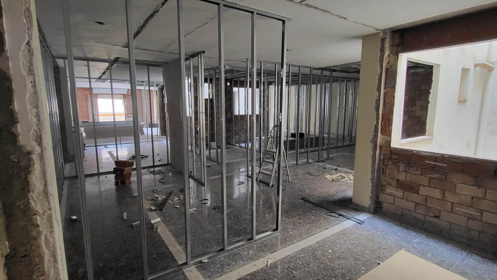 Estructura de tabiquería durante reforma interior